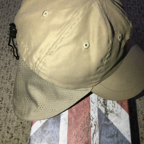 Akumal Fly Fishing Hat/Cap - Picture 5 of 7